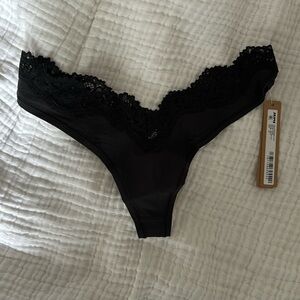 SKIMS Fits Everybody Lace Thong